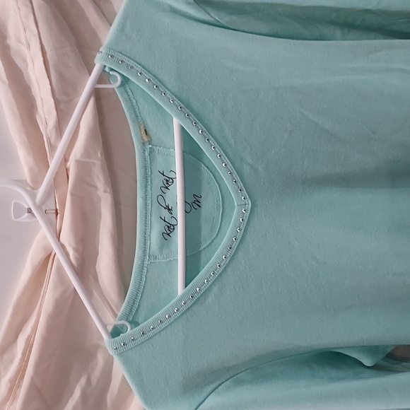 Cool Mint Long Sleeve Knit Shirt with Round Sparkle Top Front Hem Size Medium - Picture 1 of 6